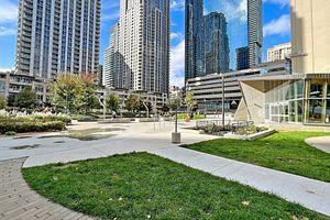 386 Yonge (Aura At College Park) - Photo 23