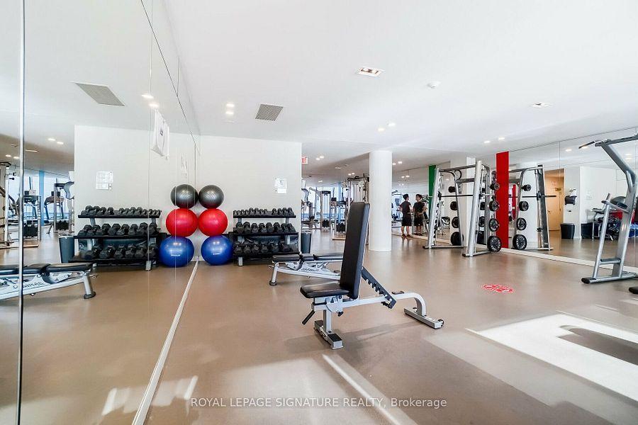 832 Bay St (Burano Building) - Photo 21