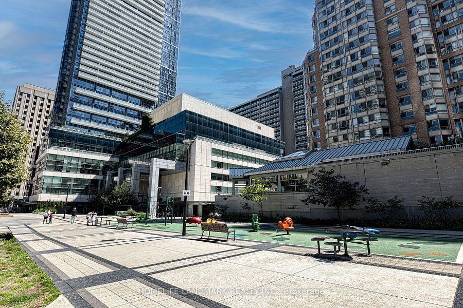 386 Yonge (Aura At College Park) - Photo 24
