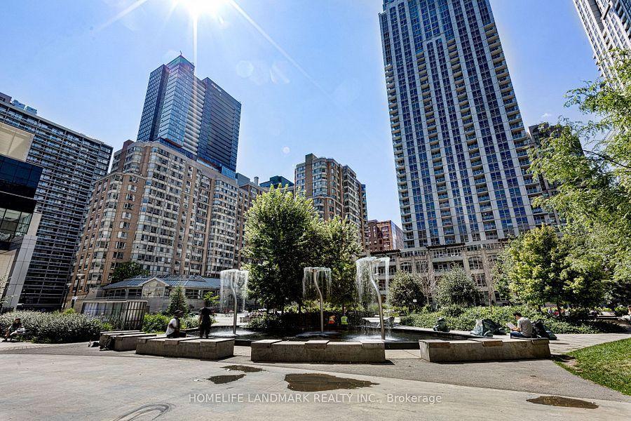 386 Yonge (Aura At College Park) - Photo 25