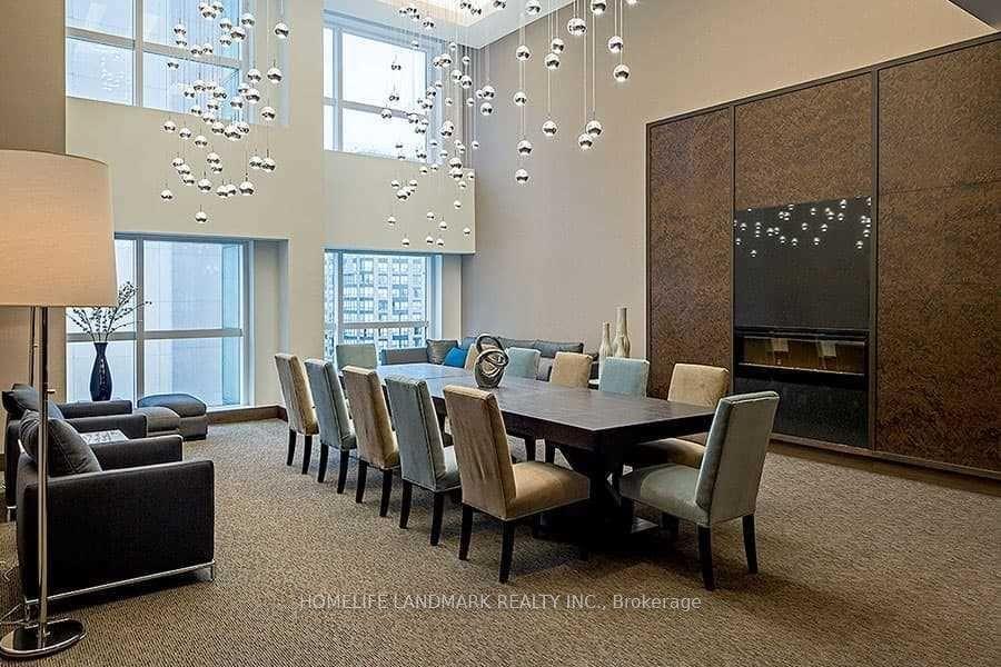 386 Yonge (Aura At College Park) - Photo 11