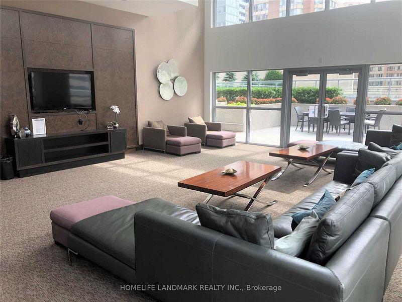 386 Yonge (Aura At College Park) - Photo 12