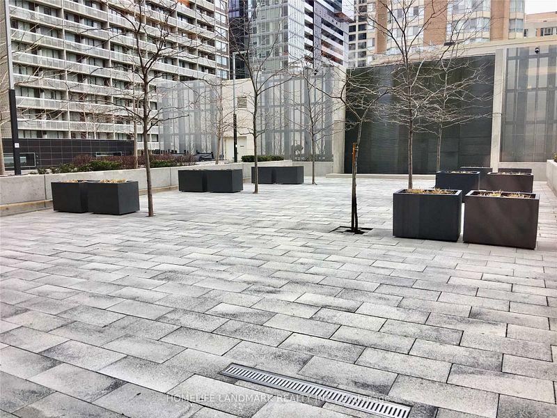 386 Yonge (Aura At College Park) - Photo 22
