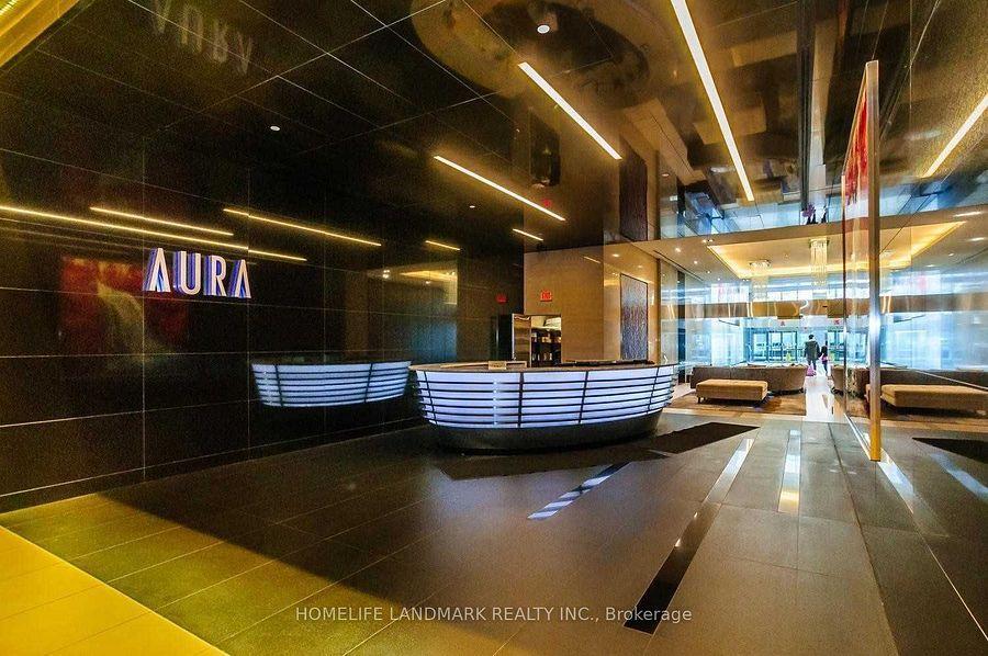 386 Yonge (Aura At College Park) - Photo 6