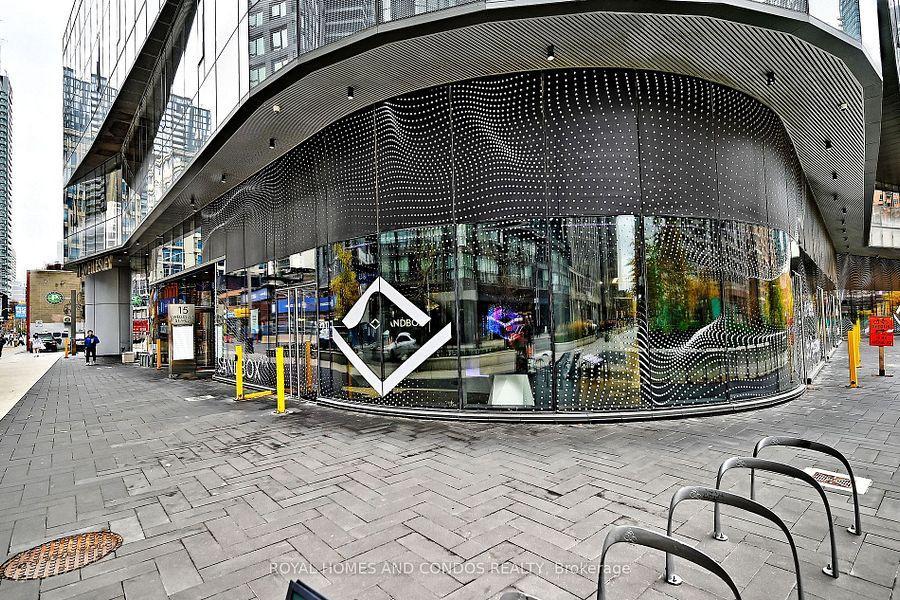 11 Wellesley (Wellesley on the Park) - Photo 25