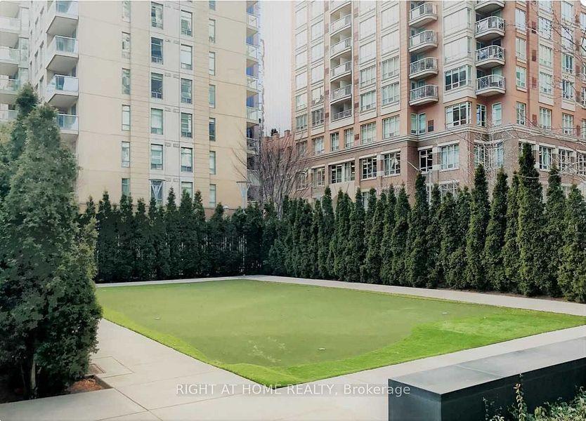 110 Charles (X-Condos) - Photo 24
