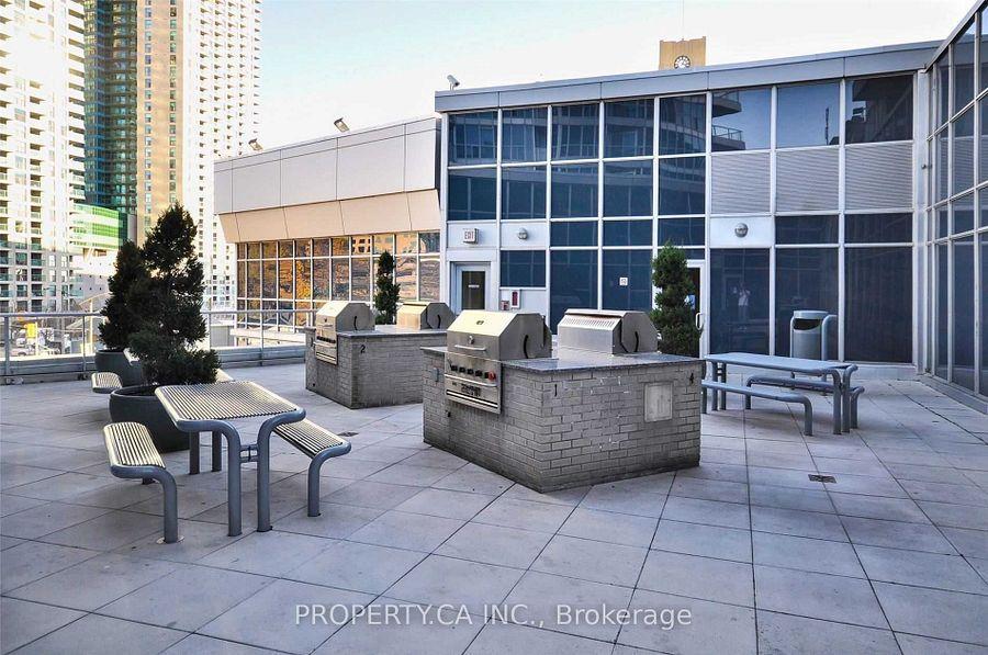 208 Queens Quay (Waterclub II - South Tower) - Photo 17