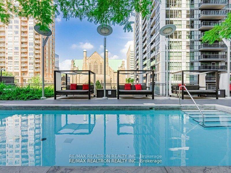 110 Charles (X-Condos) - Photo 21