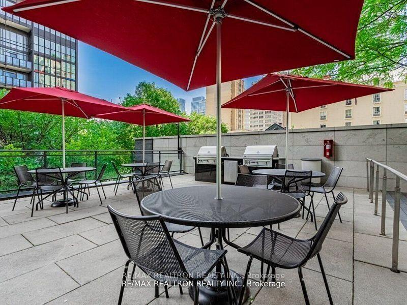110 Charles (X-Condos) - Photo 22