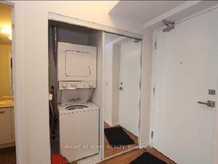 832 Bay St (Burano Building) - Photo 52