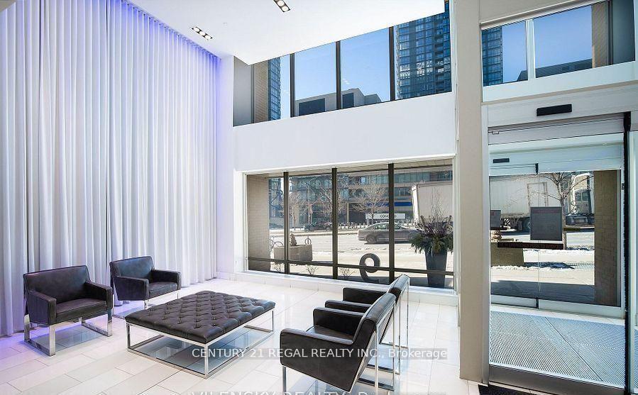 9 Spadina  - Photo 2