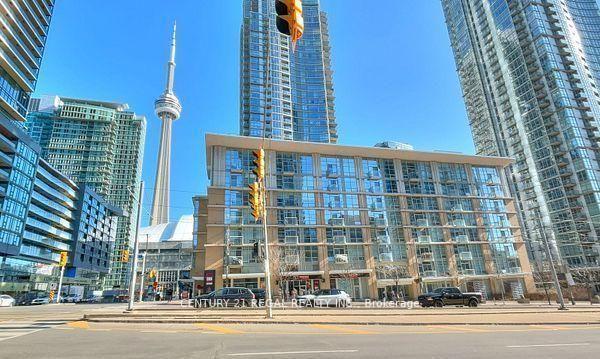 9 Spadina 