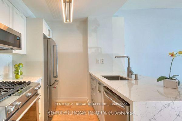 9 Spadina  - Photo 8