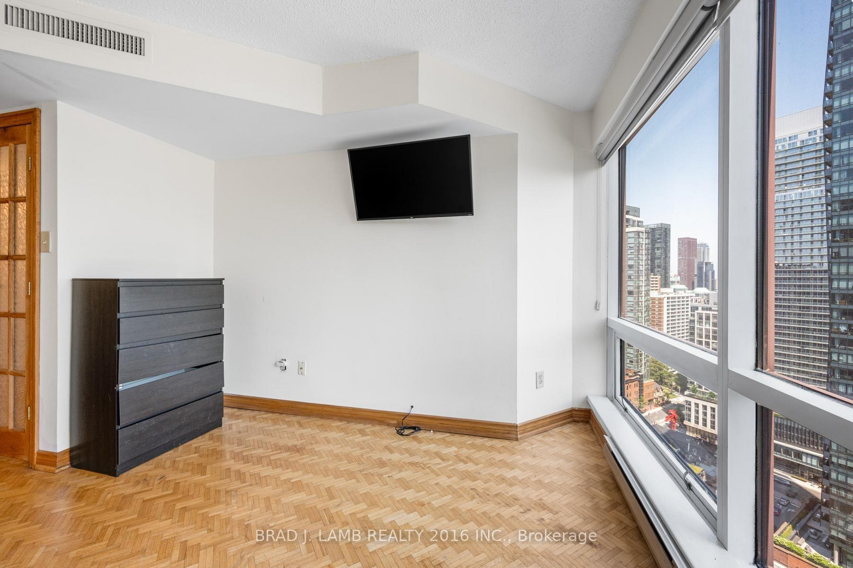 1001 Bay - Photo 51