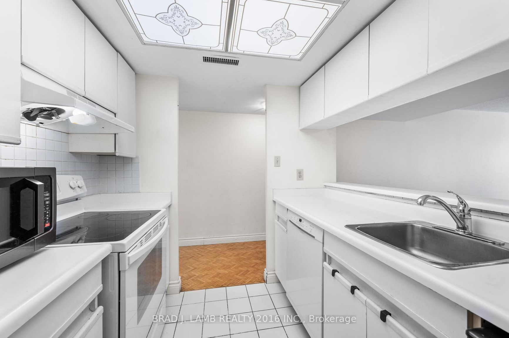 1001 Bay - Photo 45