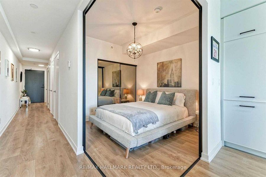 899 Queen (The Logan Residences) - Photo 18