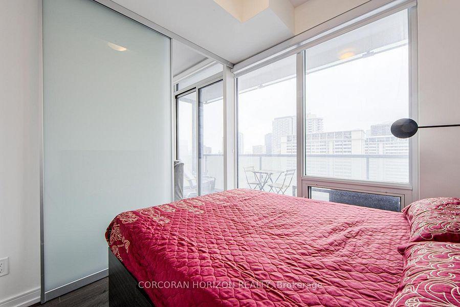 28 Wellesley (Vox Condos) - Photo 45