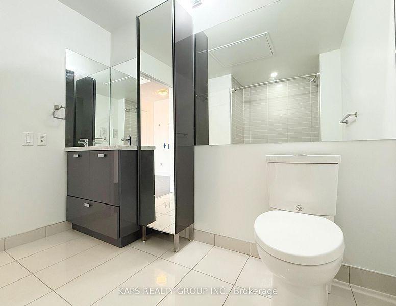 290 Adelaide (Bond) - Photo 24
