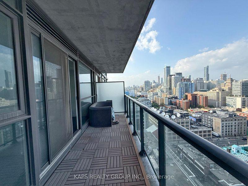 290 Adelaide (Bond) - Photo 40