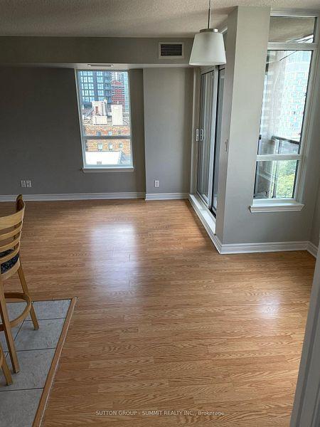 225 Wellesley St - Photo 23