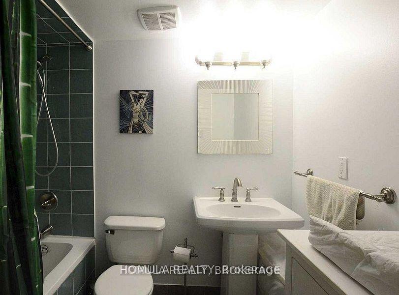 250 Jarvis  - Photo 16