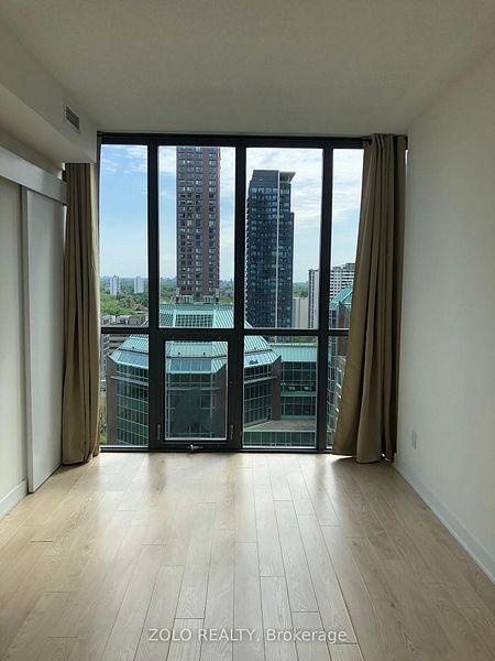 110 Charles (X-Condos) - Photo 32