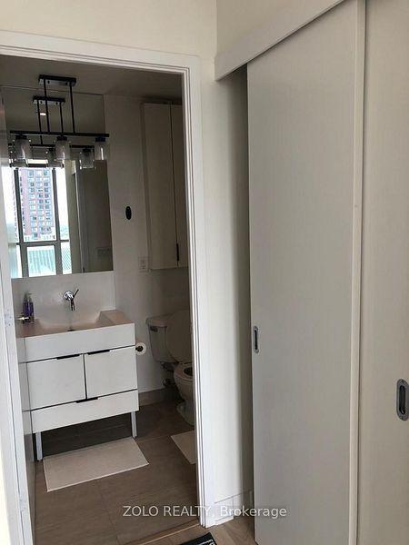 110 Charles (X-Condos) - Photo 34