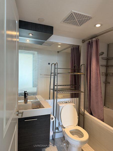 386 Yonge (Aura At College Park) - Photo 34