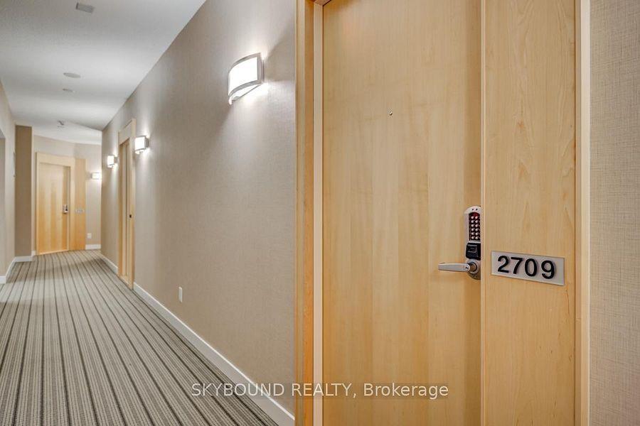 55 Bremner (Maple Leaf Square) - Photo 22