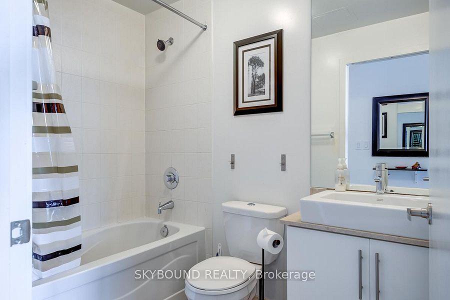55 Bremner (Maple Leaf Square) - Photo 46