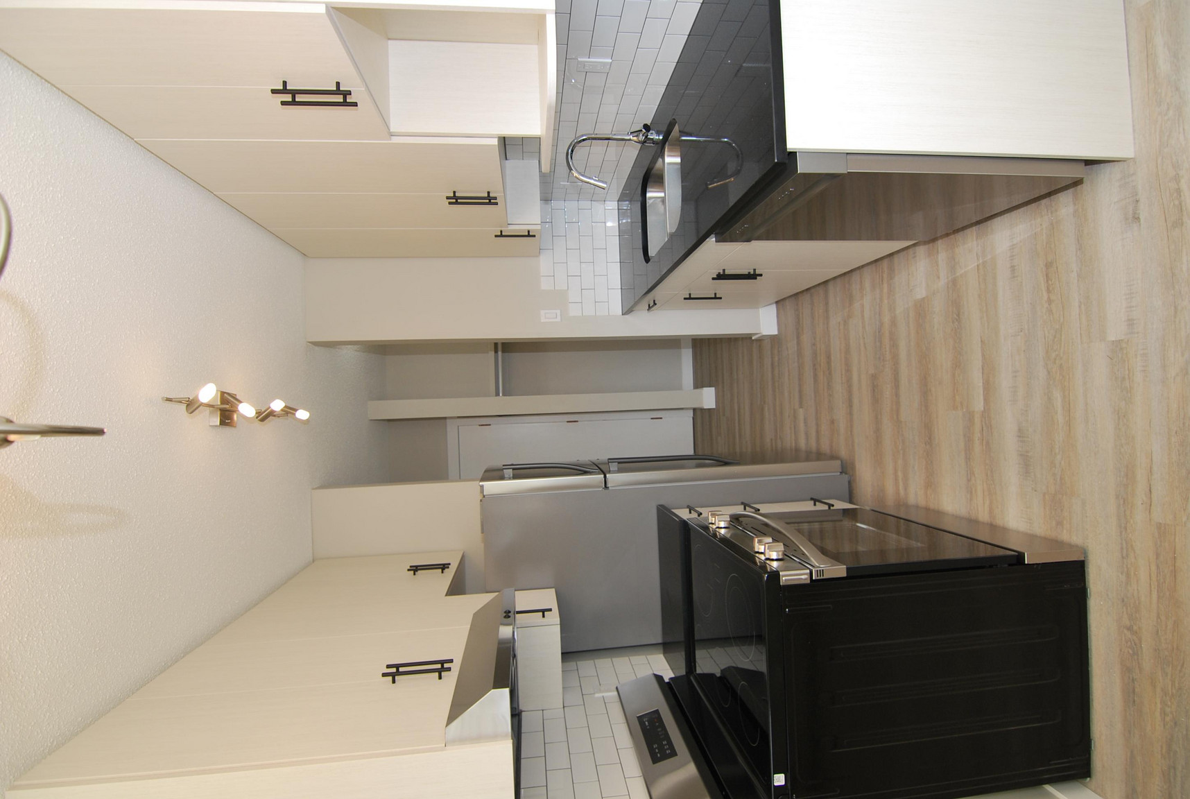 Royal Park Apartments - Photo 22