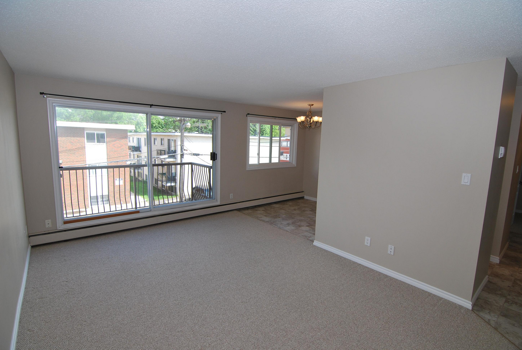 Royal Park Apartments - Photo 31