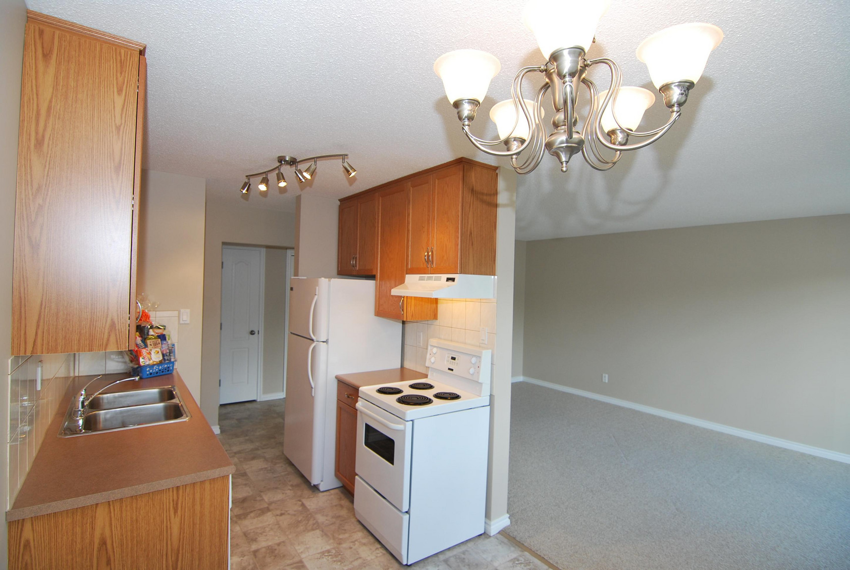 Royal Park Apartments - Photo 37
