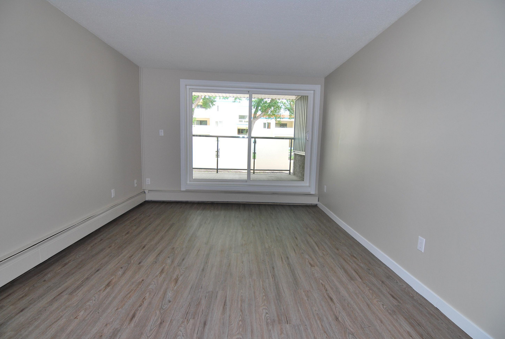 Glenhaven Manor - Photo 16