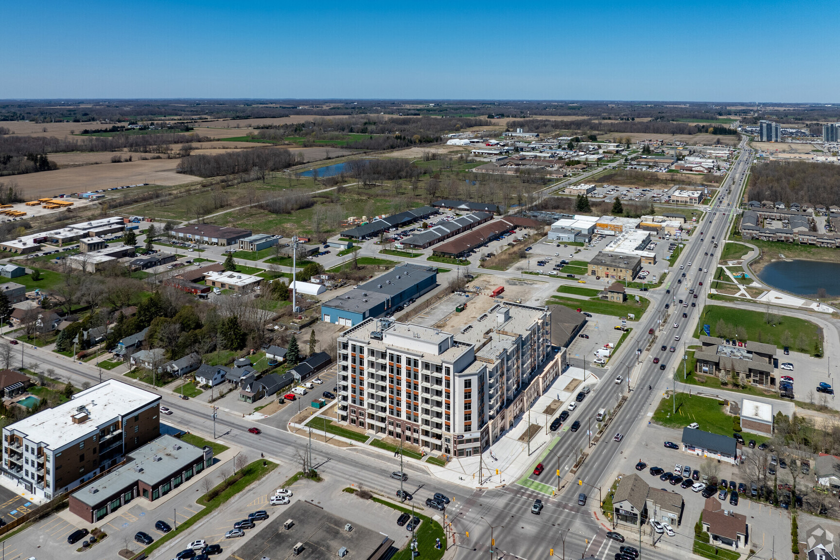 1600 Hyde Park Village Apartments - Photo 2