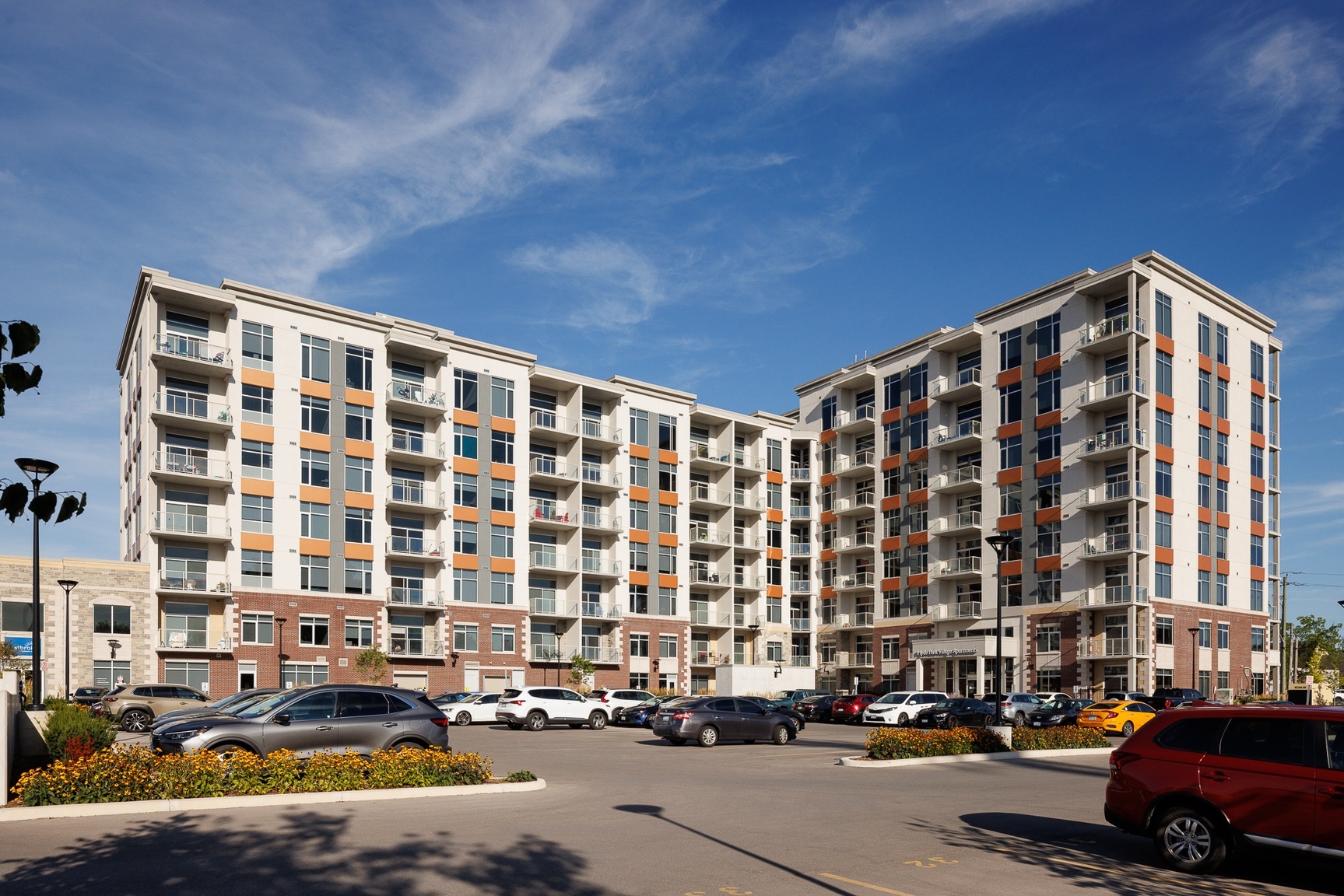 1600 Hyde Park Village Apartments - Photo 5