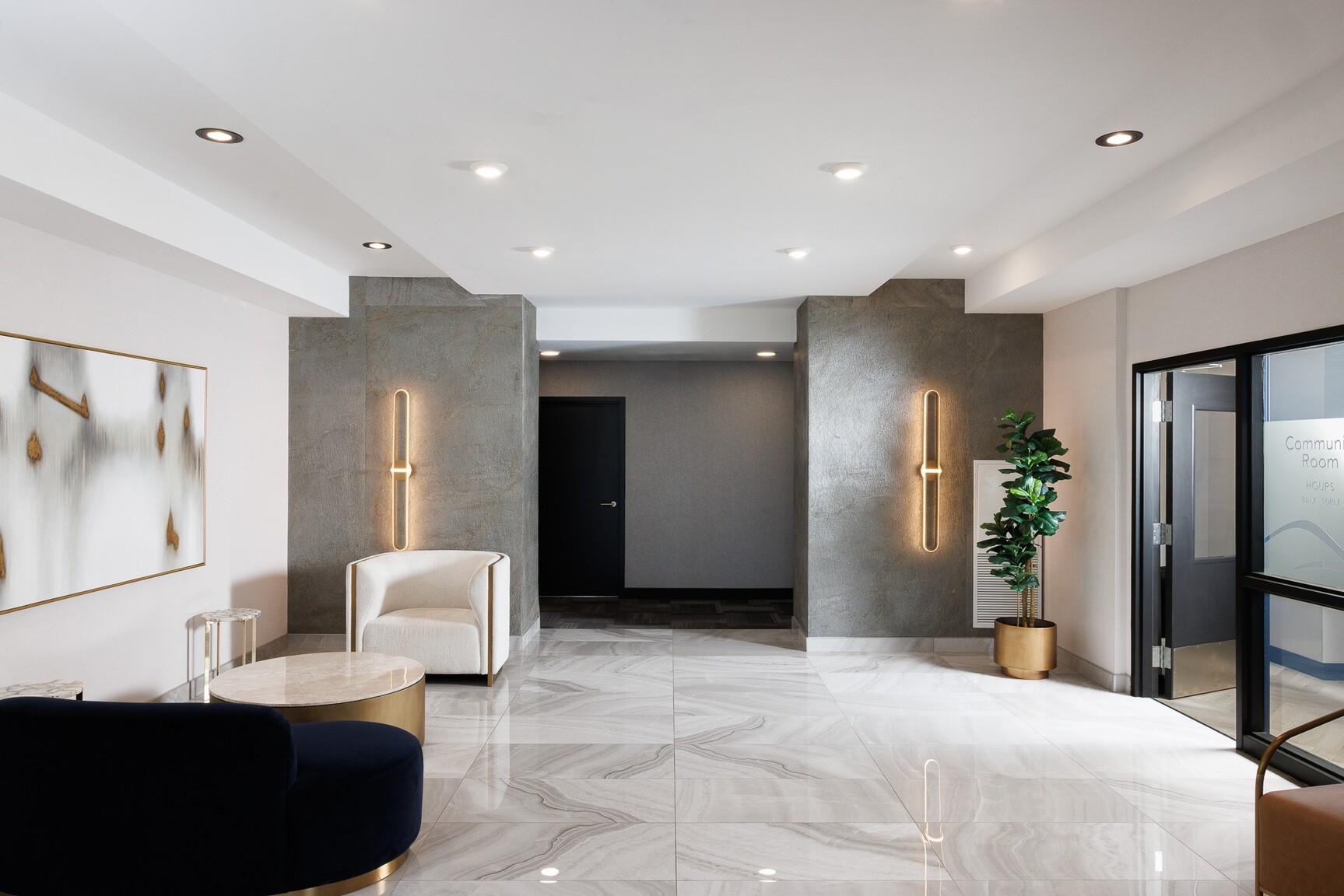 1600 Hyde Park Village Apartments - Photo 8
