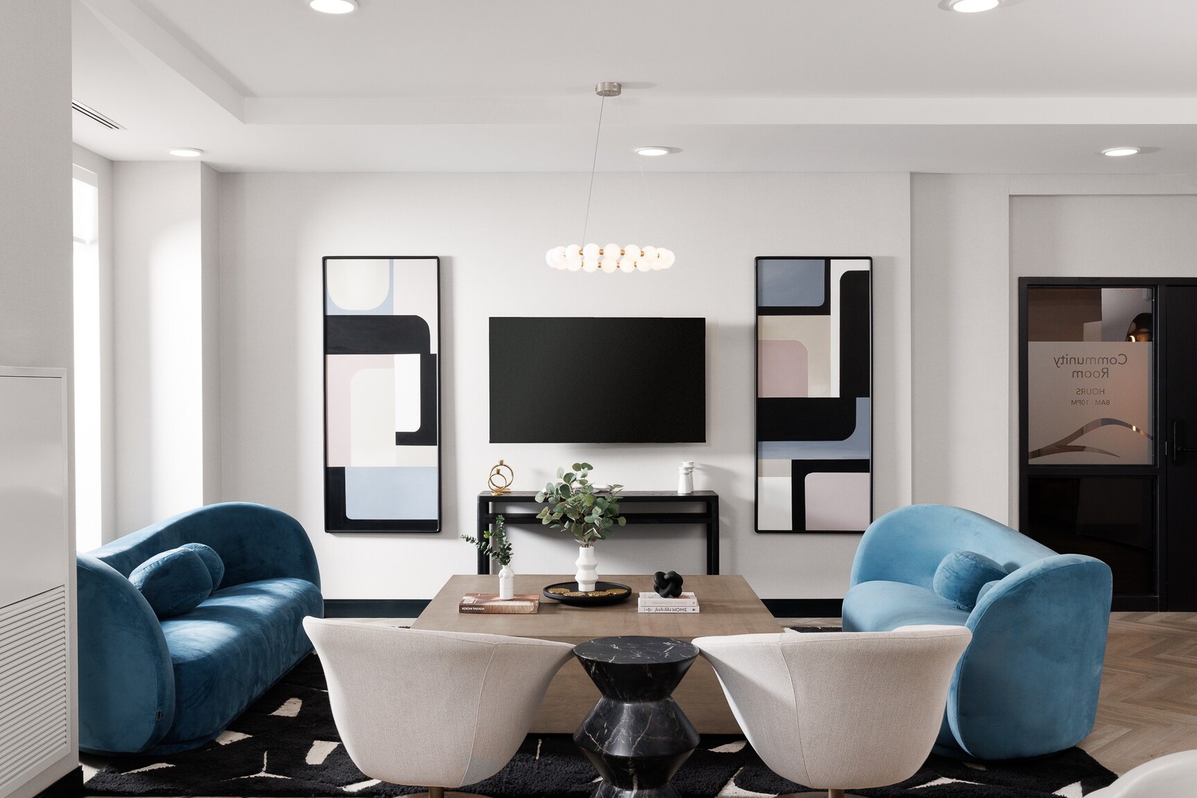1600 Hyde Park Village Apartments - Photo 9