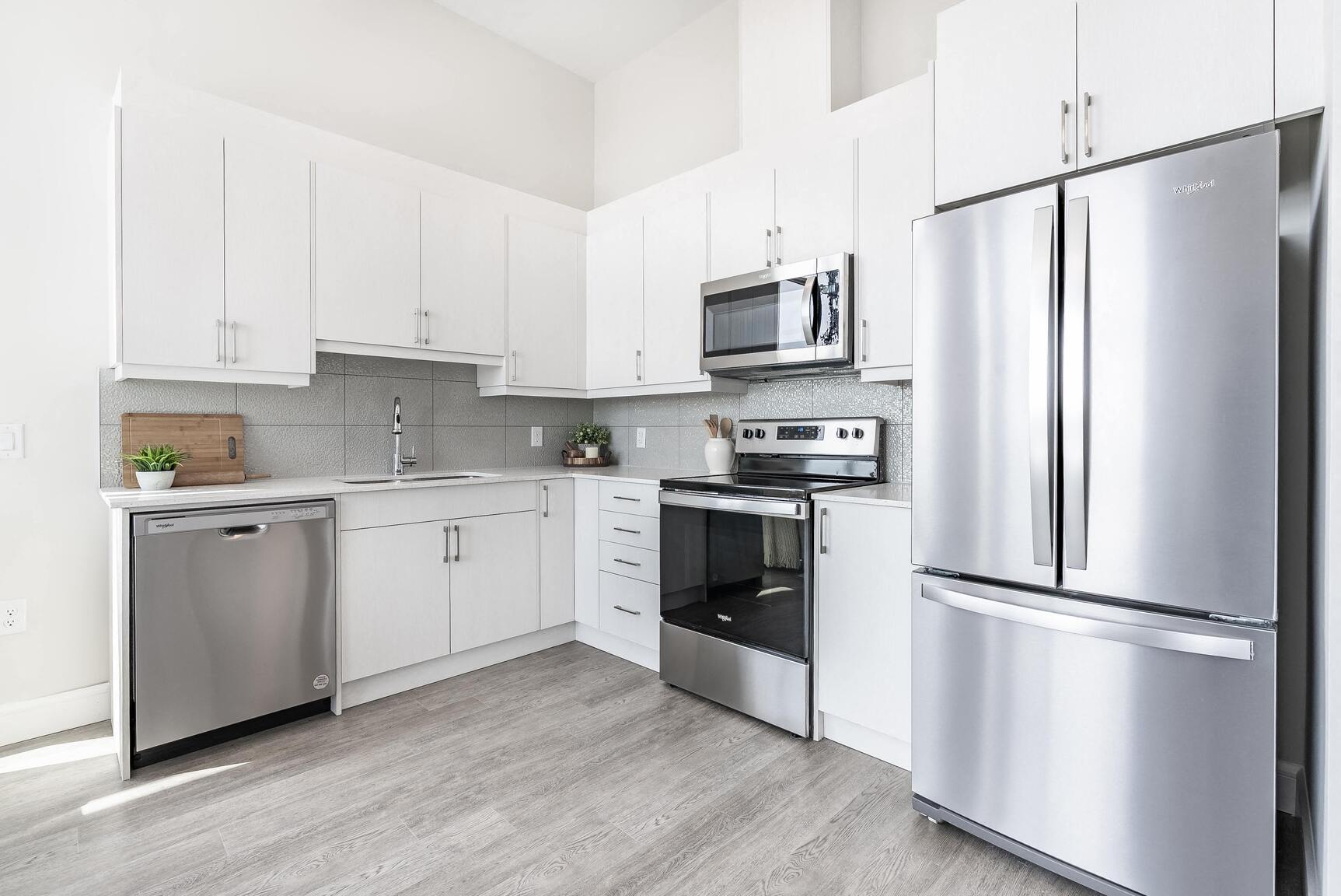 1600 Hyde Park Village Apartments - Photo 18