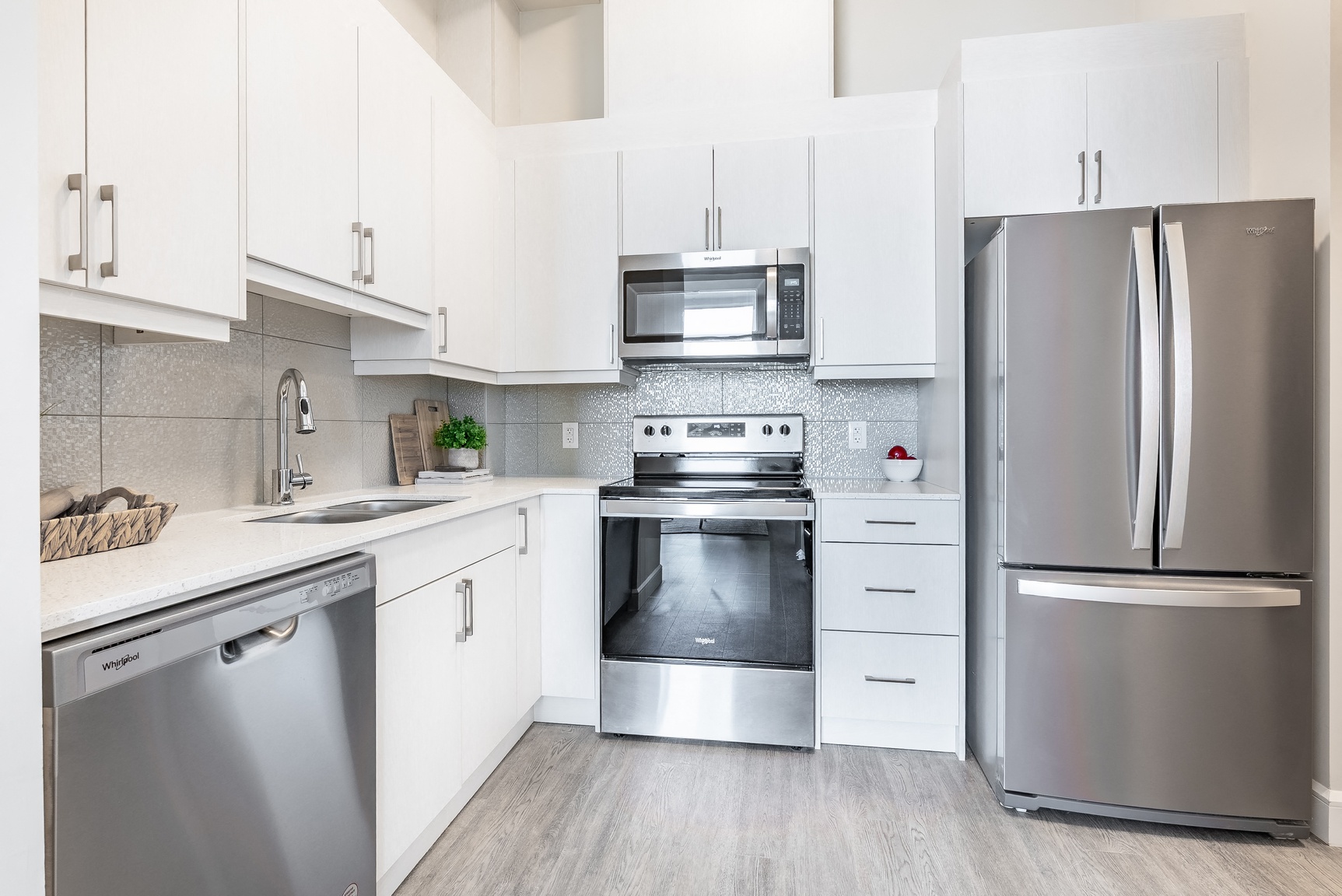 1600 Hyde Park Village Apartments - Photo 22