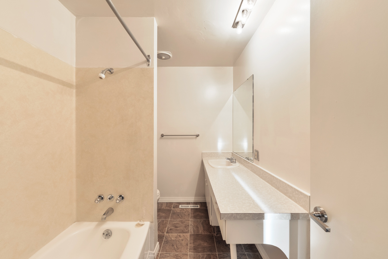 Lord Byron Townhouses - Photo 8