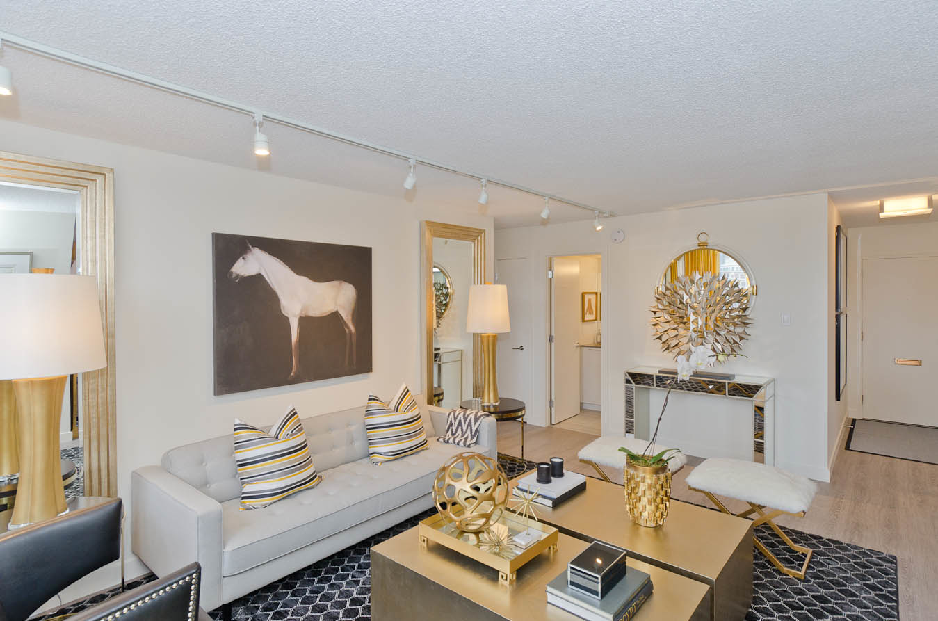 Chateau Apartments - Photo 3