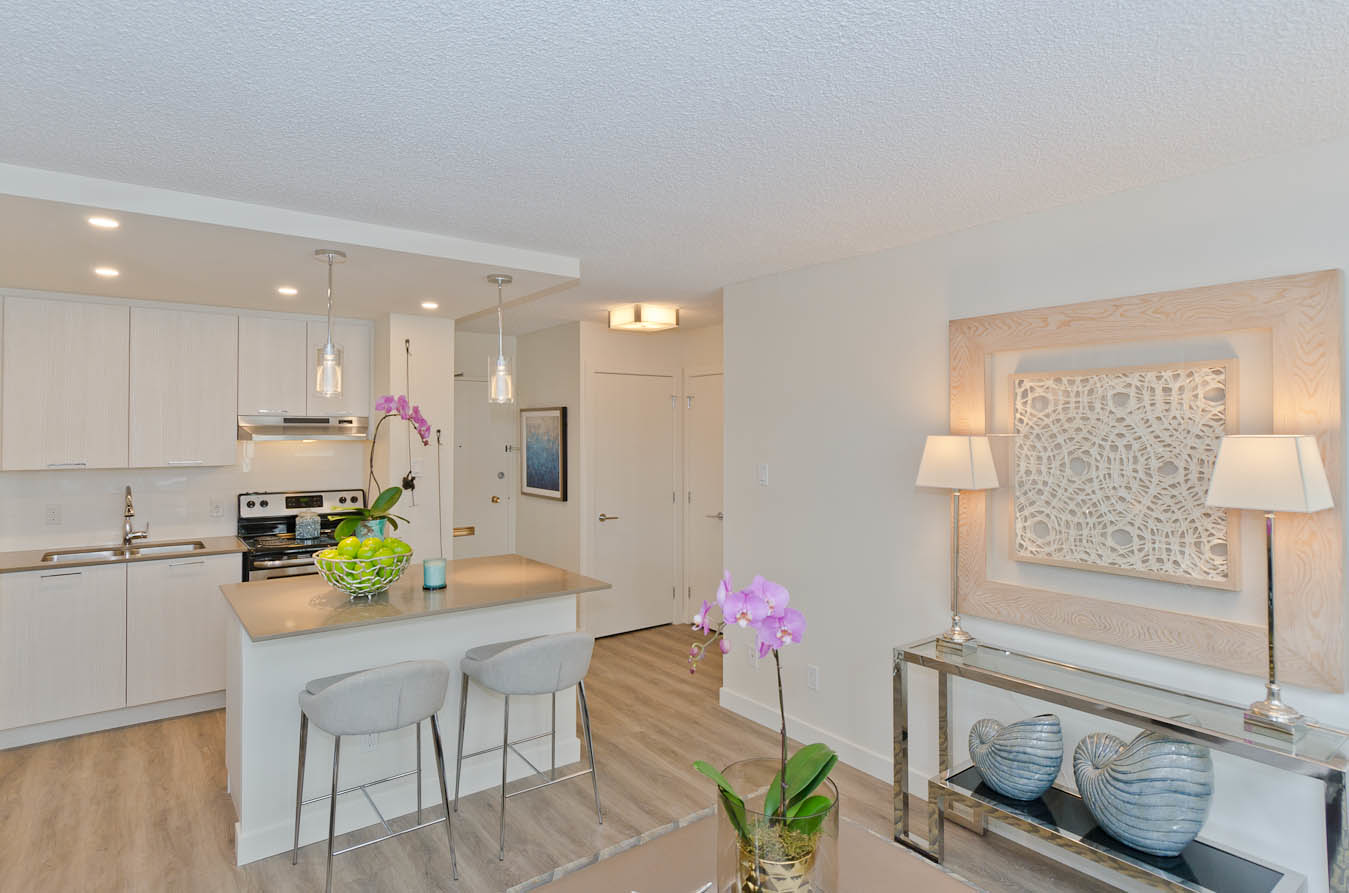 Chateau Apartments - Photo 7