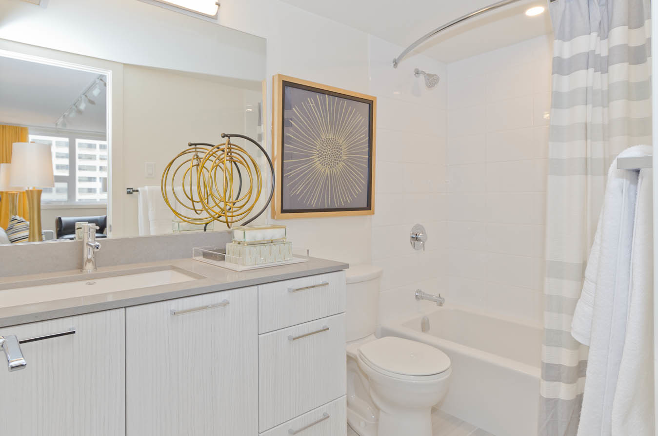 Chateau Apartments - Photo 8