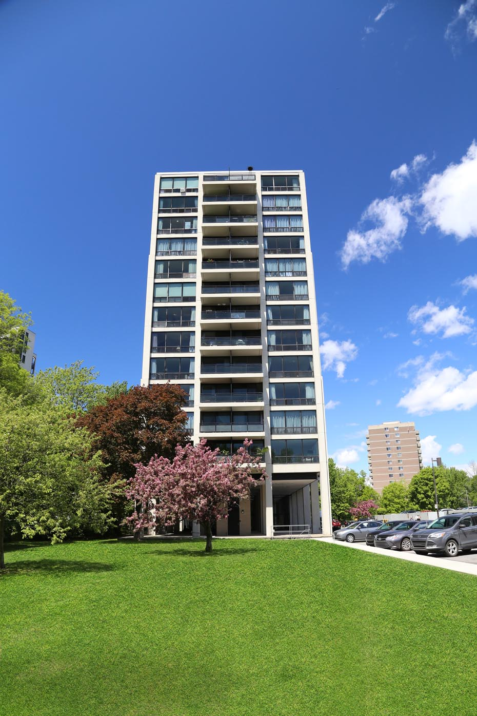 Hi-Rise 3 - Photo 8