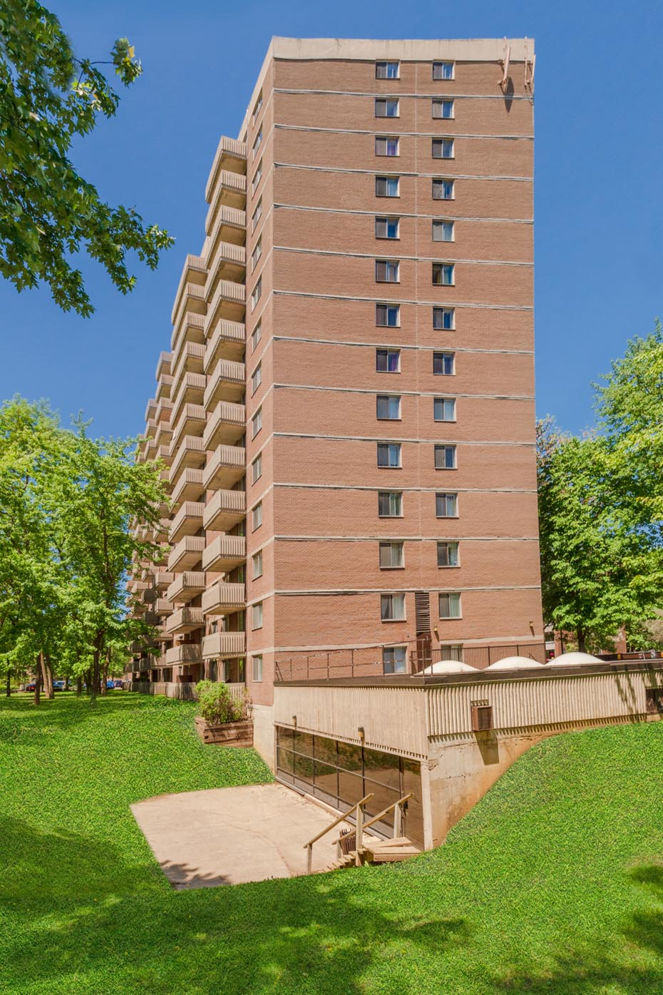 Hi-Rise 4 - Photo 13