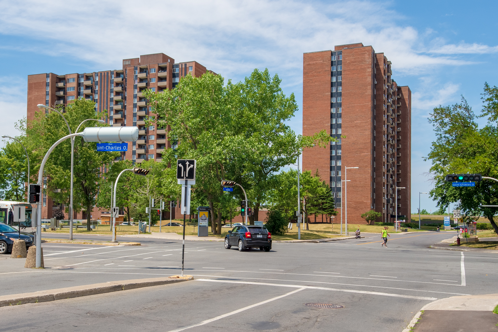 Domaine d'Iberville Apartments - Photo 9