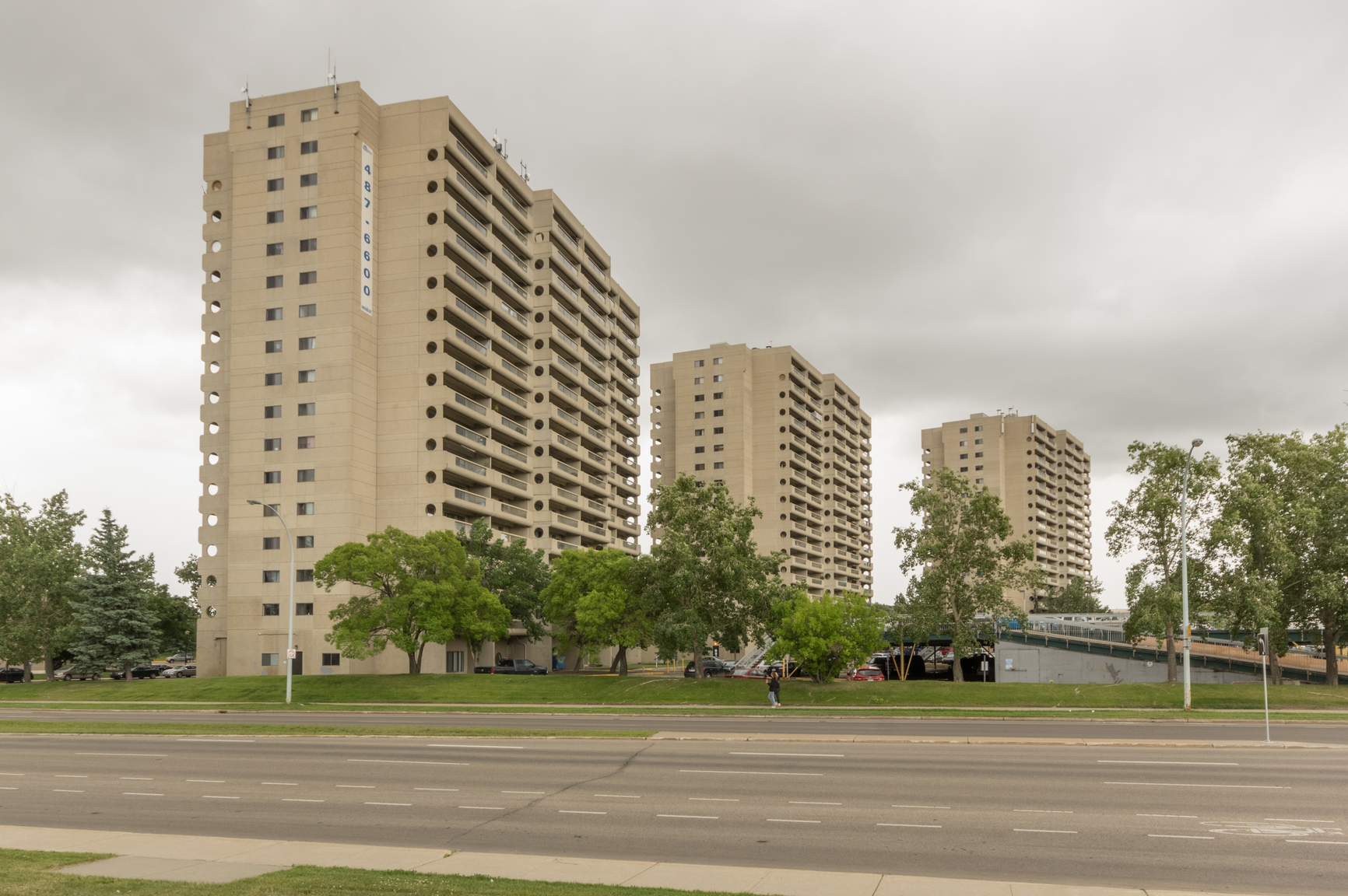 West Edmonton Village - Photo 30