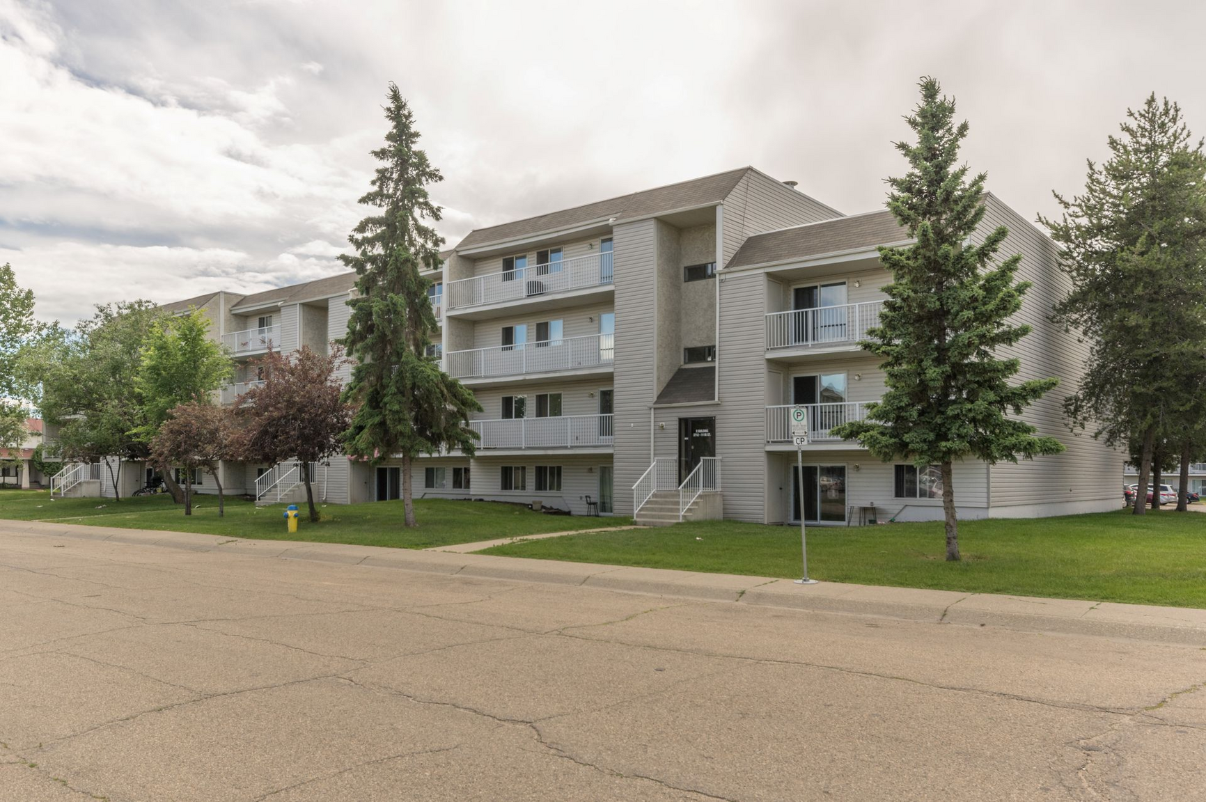 Fairmont Village - Photo 7