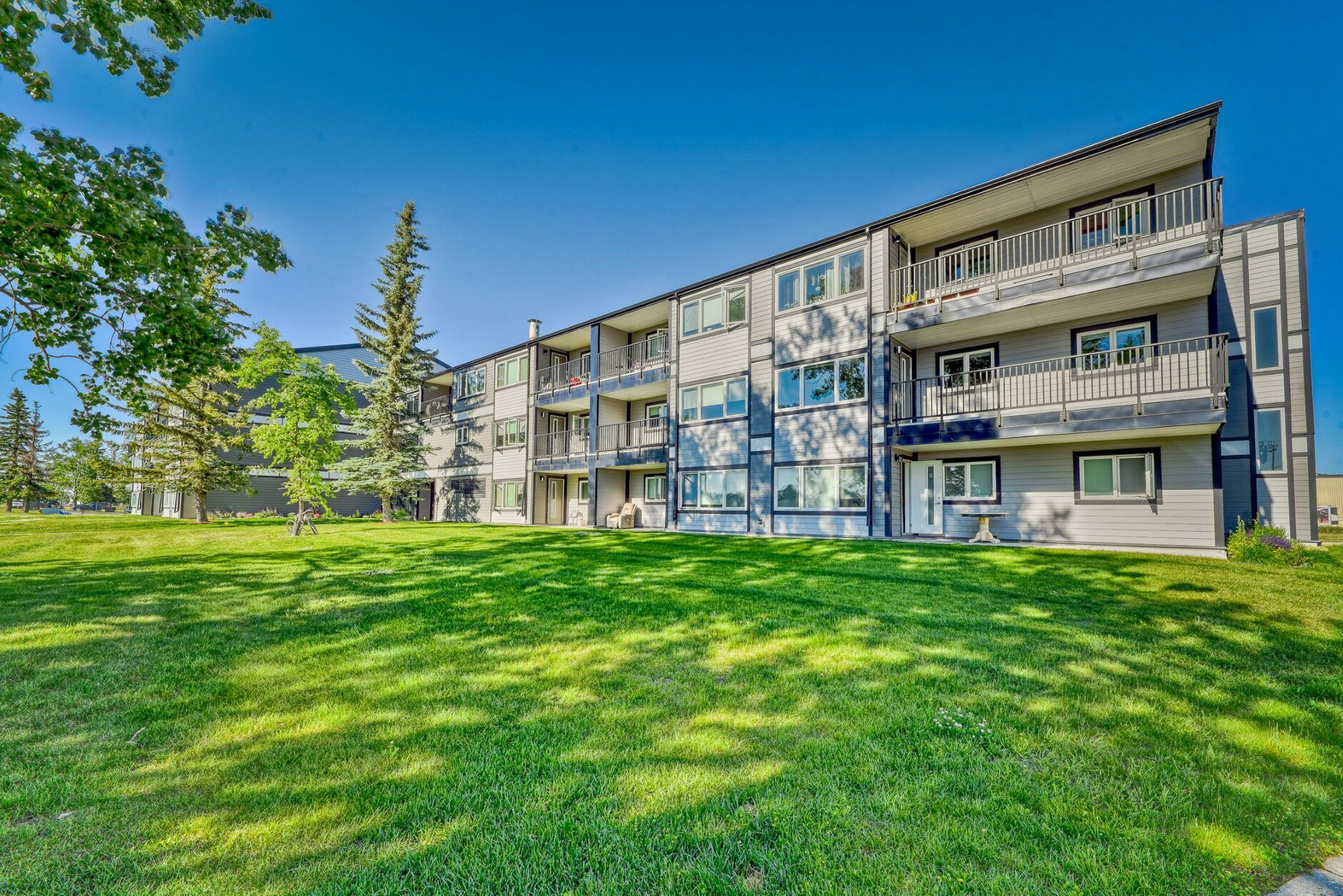 Tower Lane Terrace Apartments - Photo 11